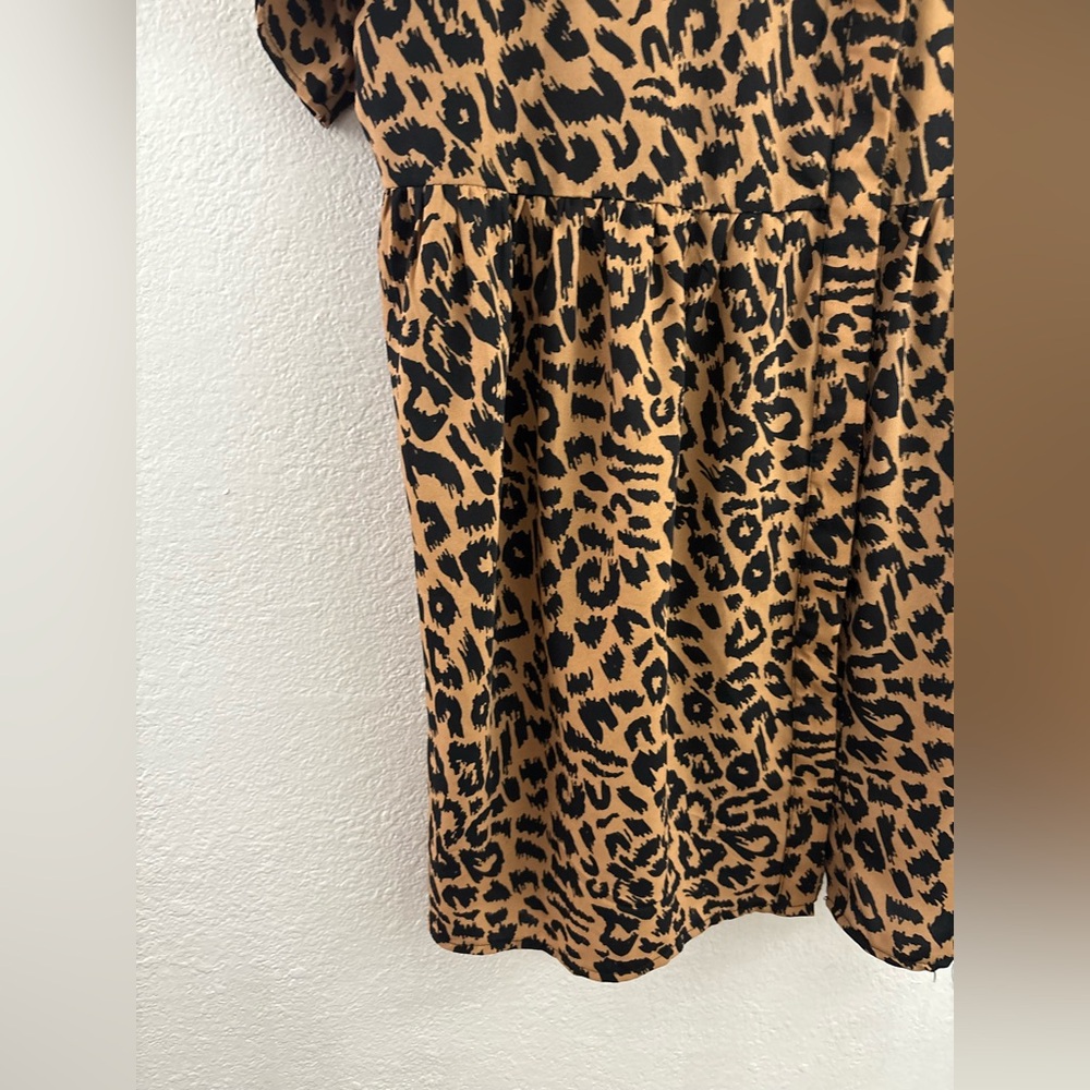Missguided leopard print short sleeve button down smock shirtdress size 8 - Picture 3 of 9
